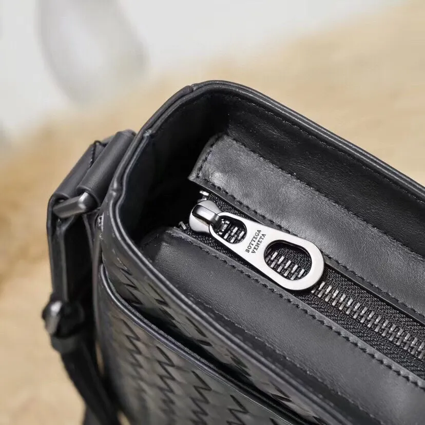 All categories 💚 Top version men’s bags 💚 BV 2024 new BV crossbody bag
